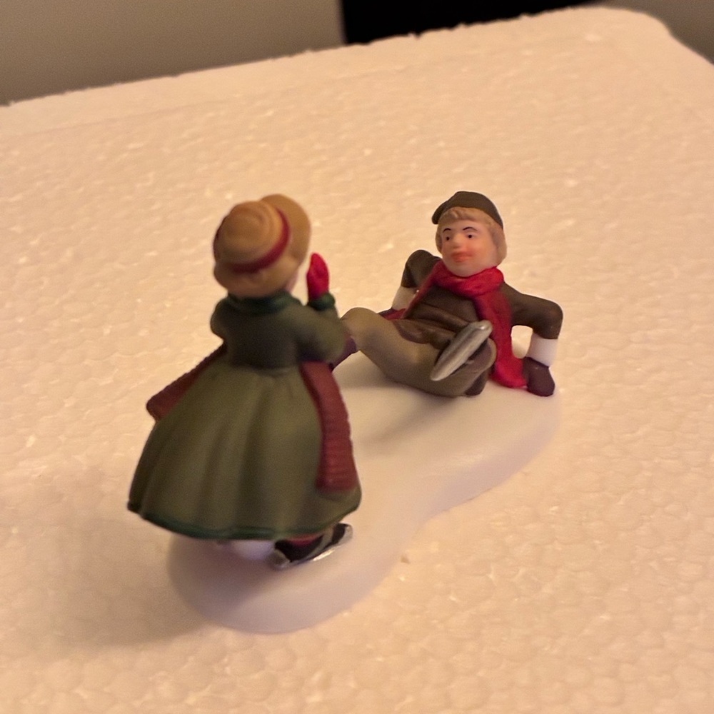 Department 56 Heritage Village Collection Ashly Pond Skating Party - Picture 10 of 16